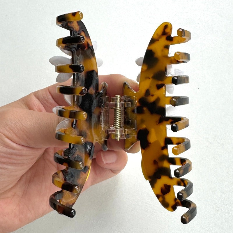 Soft Daisy Hair Claw