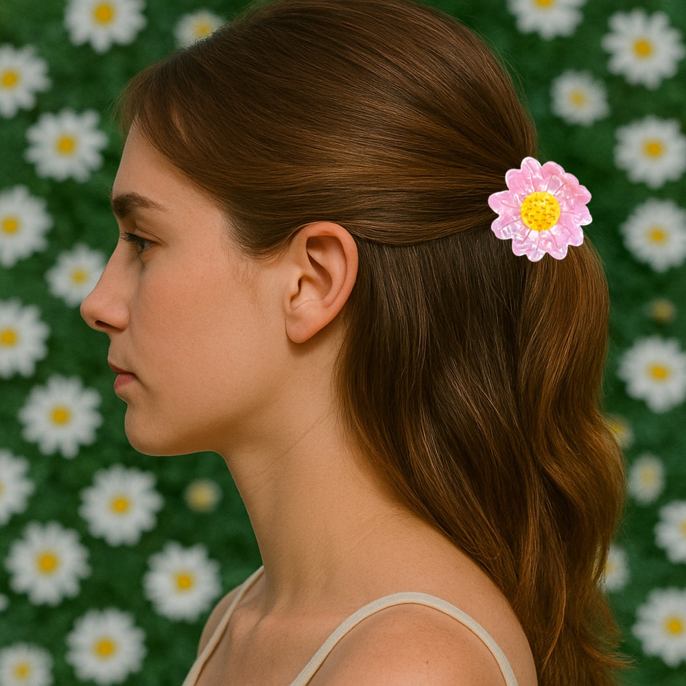 Soft Daisy Hair Claw